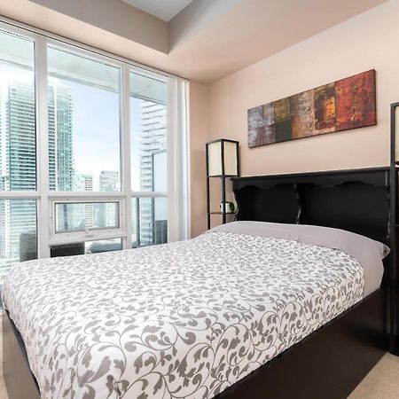 Across From The Cn Tower, Metro Toronto Convention Centre And Rogers Centre In Downtown Toronto Core Apartment Exterior photo