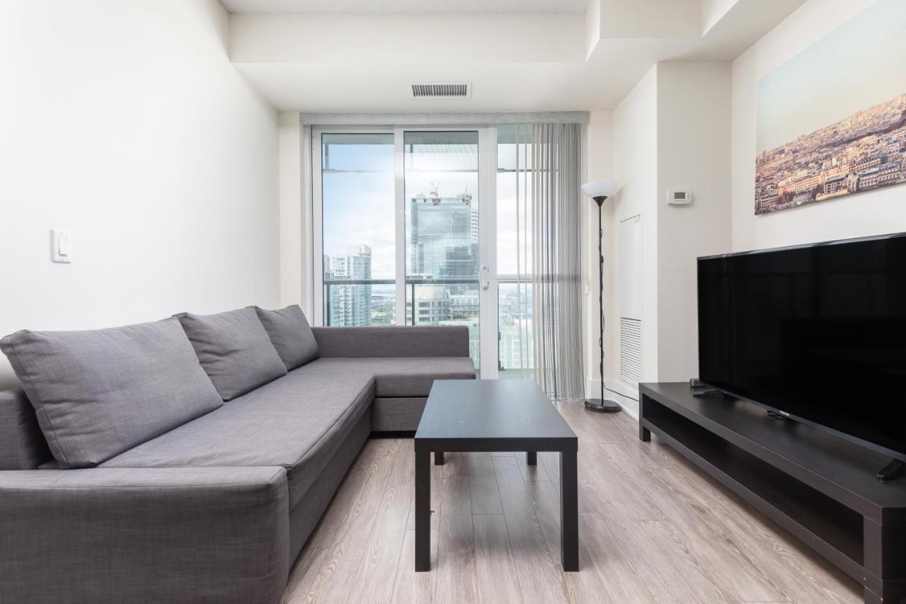 Across From The Cn Tower, Metro Toronto Convention Centre And Rogers Centre In Downtown Toronto Core Apartment Exterior photo