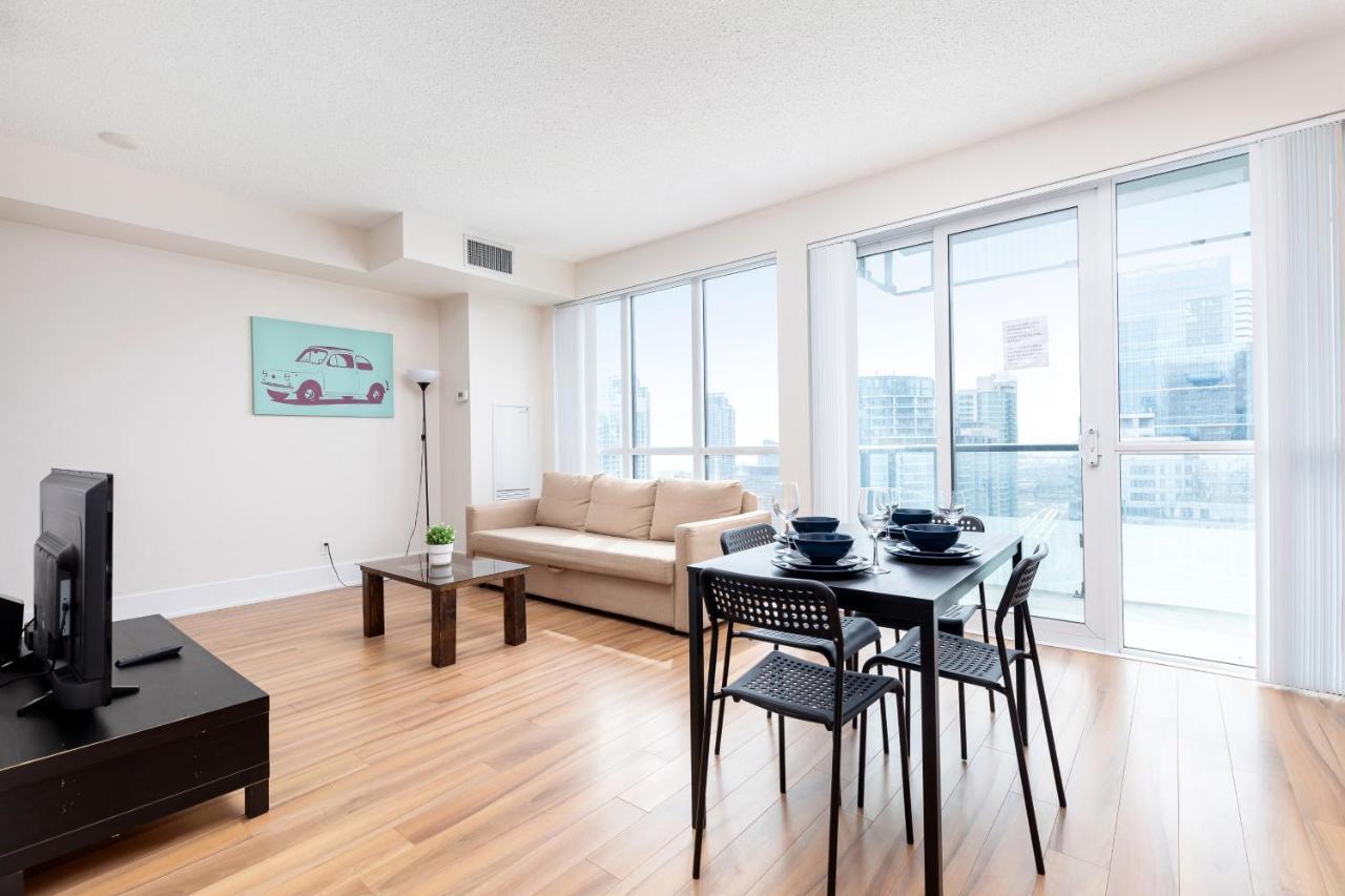 Across From The Cn Tower, Metro Toronto Convention Centre And Rogers Centre In Downtown Toronto Core Apartment Exterior photo