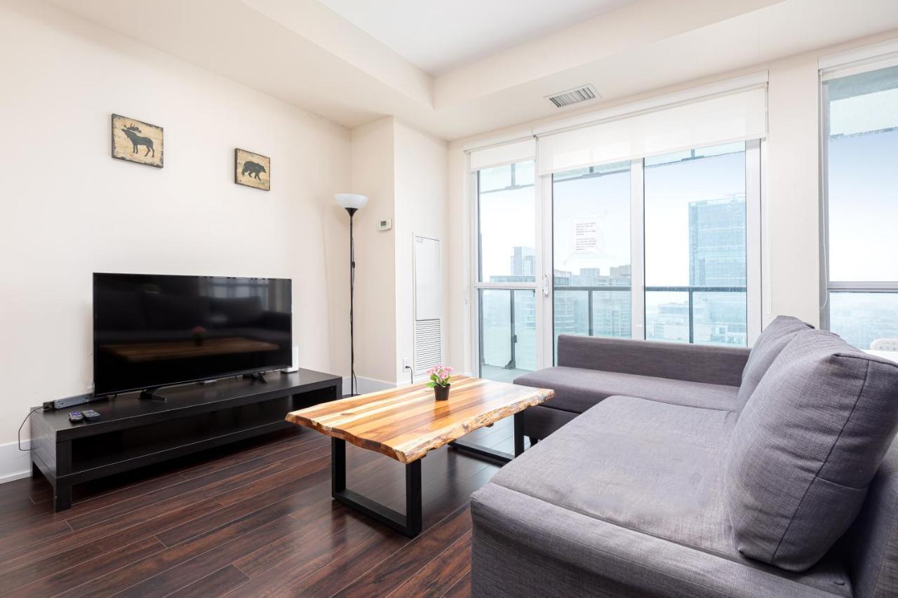 Across From The Cn Tower, Metro Toronto Convention Centre And Rogers Centre In Downtown Toronto Core Apartment Exterior photo