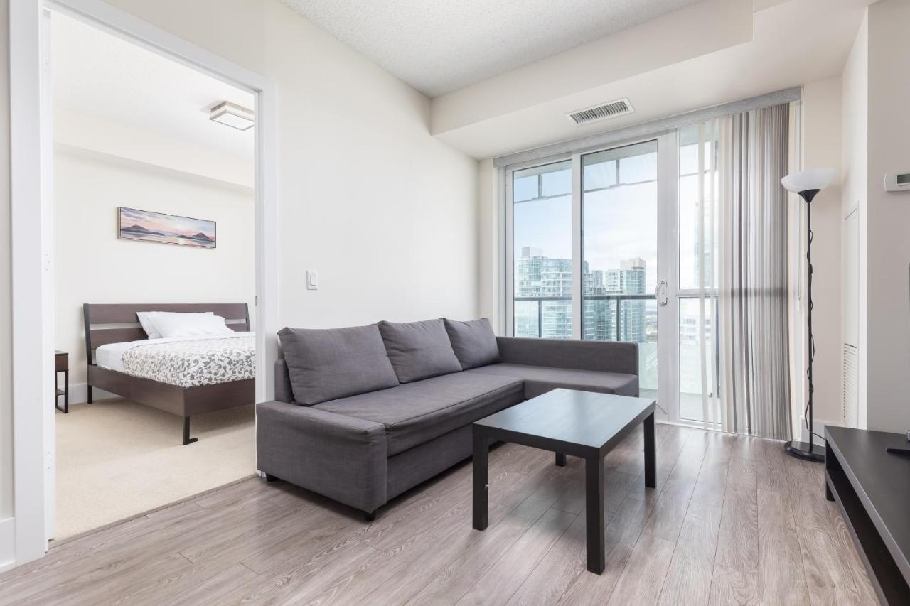 Across From The Cn Tower, Metro Toronto Convention Centre And Rogers Centre In Downtown Toronto Core Apartment Exterior photo