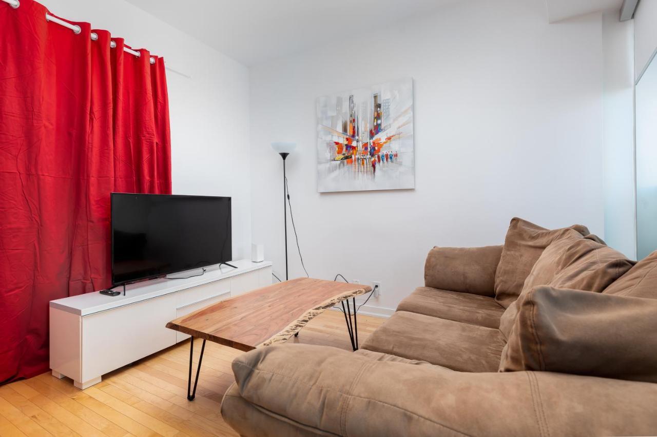 Across From The Cn Tower, Metro Toronto Convention Centre And Rogers Centre In Downtown Toronto Core Apartment Exterior photo