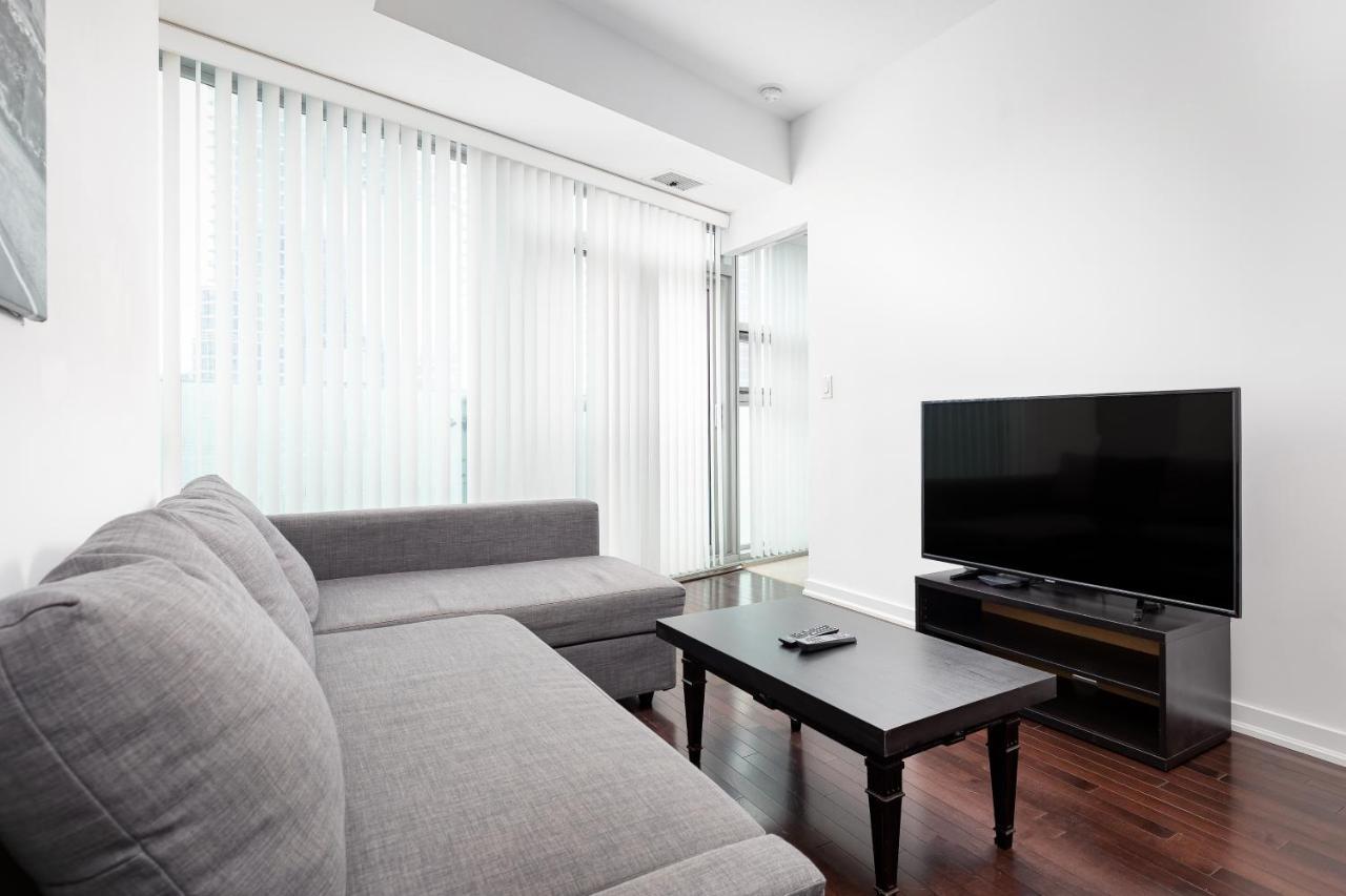 Across From The Cn Tower, Metro Toronto Convention Centre And Rogers Centre In Downtown Toronto Core Apartment Exterior photo