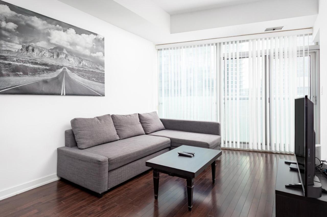 Across From The Cn Tower, Metro Toronto Convention Centre And Rogers Centre In Downtown Toronto Core Apartment Exterior photo