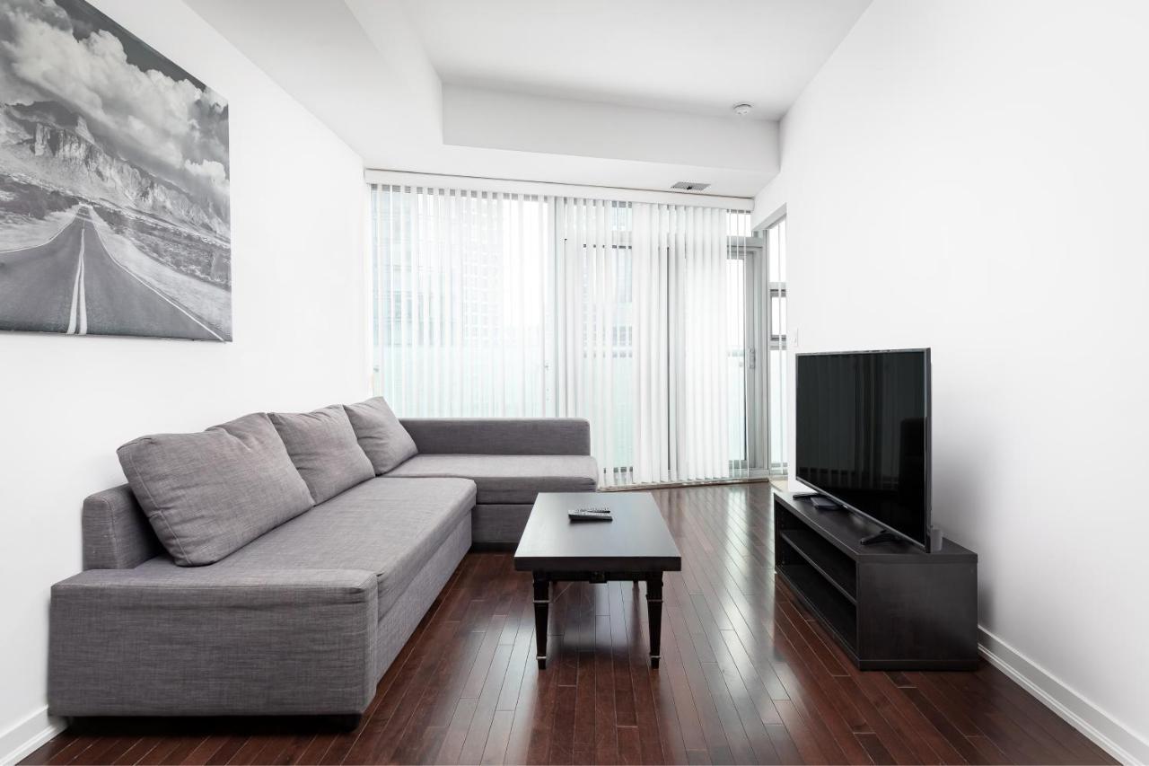 Across From The Cn Tower, Metro Toronto Convention Centre And Rogers Centre In Downtown Toronto Core Apartment Exterior photo