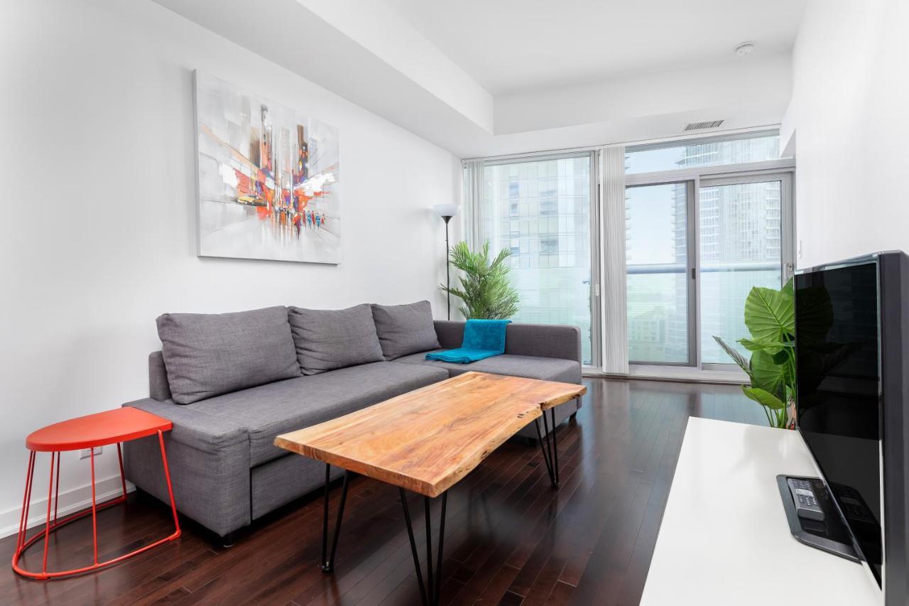 Across From The Cn Tower, Metro Toronto Convention Centre And Rogers Centre In Downtown Toronto Core Apartment Exterior photo