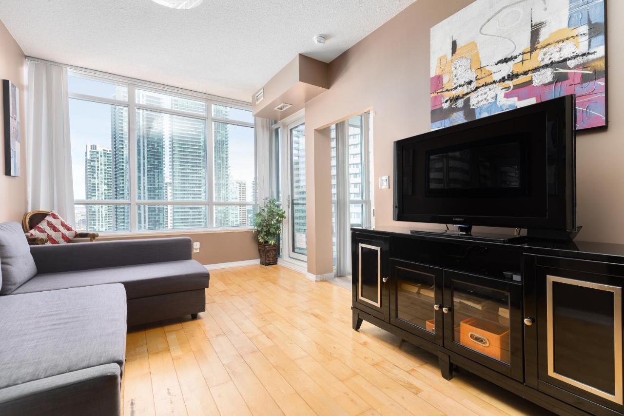Across From The Cn Tower, Metro Toronto Convention Centre And Rogers Centre In Downtown Toronto Core Apartment Exterior photo