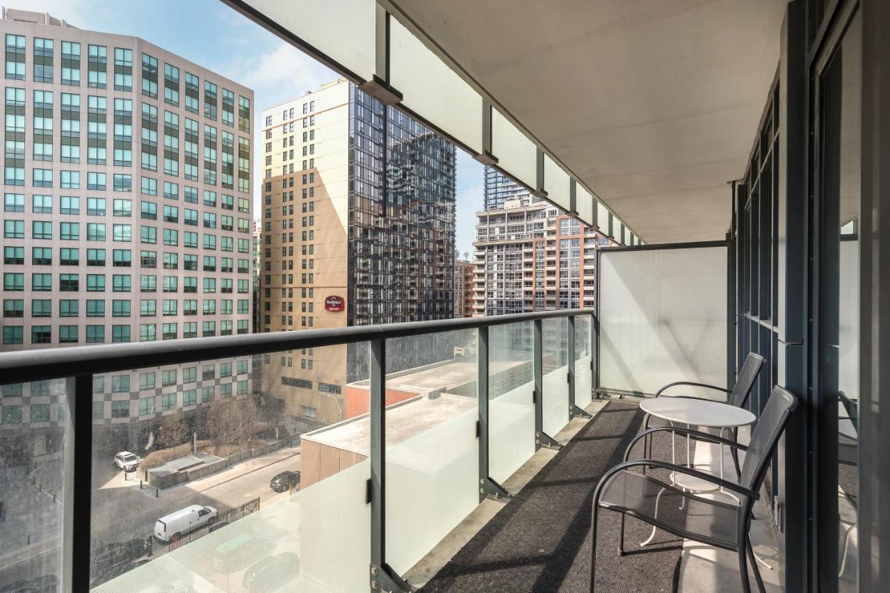 Across From The Cn Tower, Metro Toronto Convention Centre And Rogers Centre In Downtown Toronto Core Apartment Exterior photo