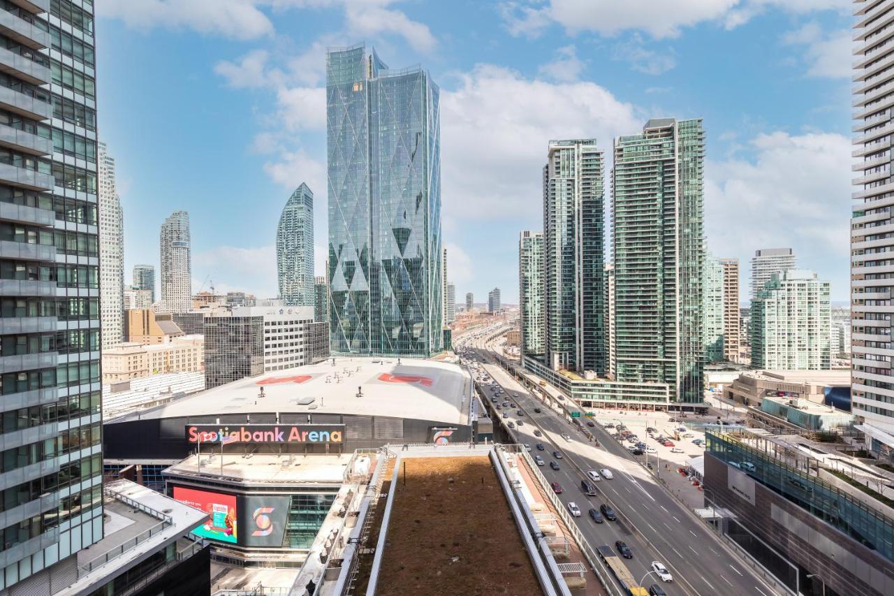 Across From The Cn Tower, Metro Toronto Convention Centre And Rogers Centre In Downtown Toronto Core Apartment Exterior photo